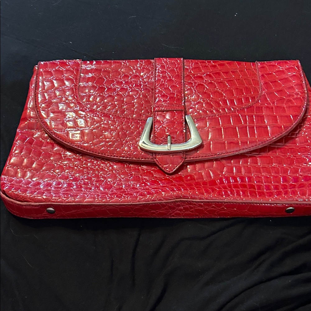 Red Embossed Bag with Script Design - Picture 5 of 7
